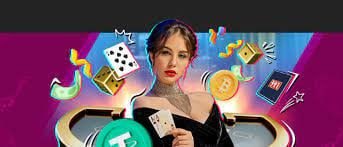 Pengguna mobile membaca info hadiah digital